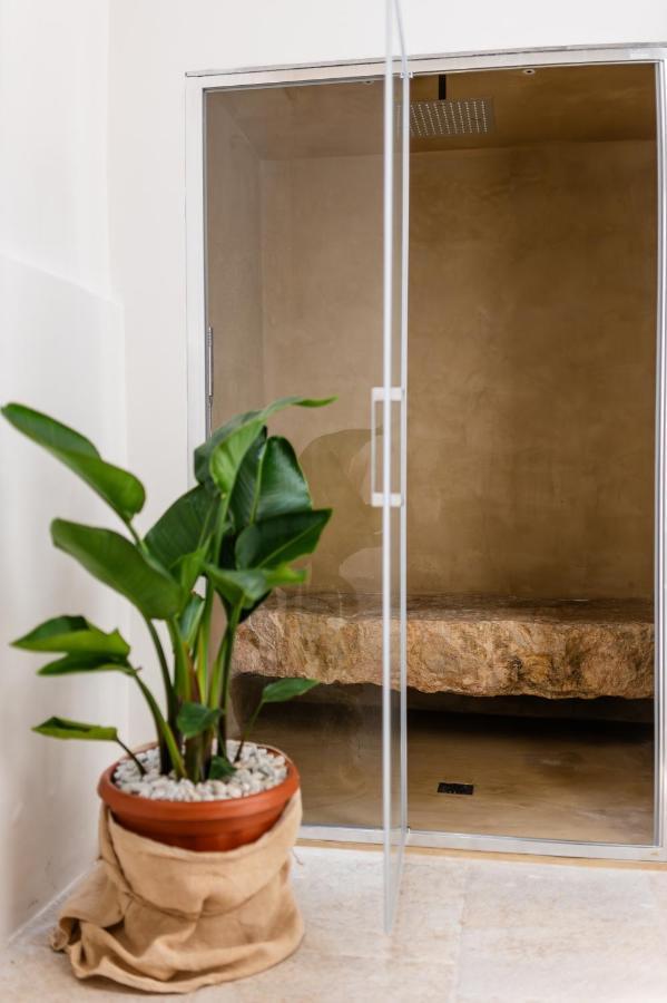 Old Court Luxury Suite&Spa By Monholiday Monopoli Bagian luar foto