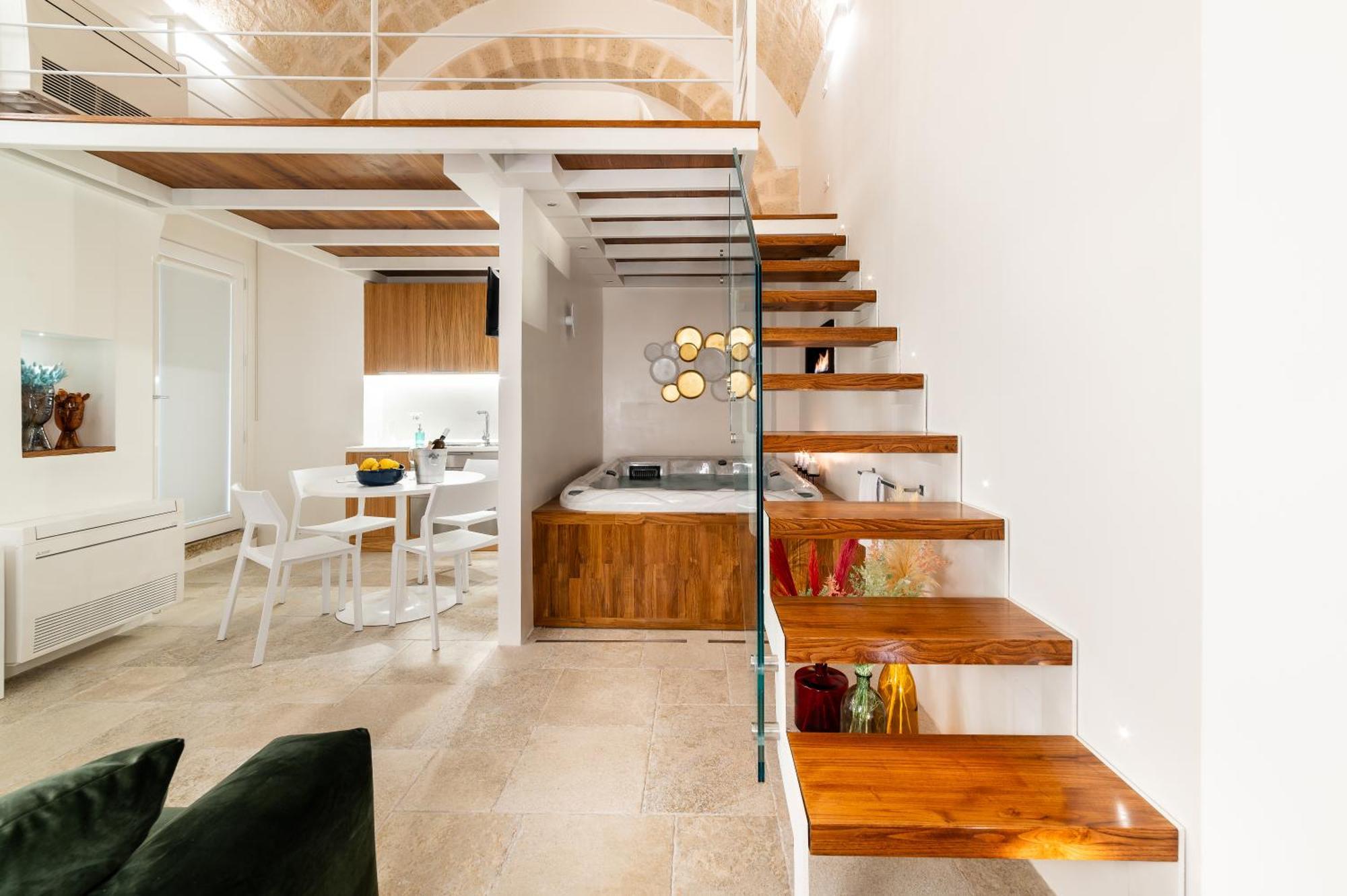 Old Court Luxury Suite&Spa By Monholiday Monopoli Bagian luar foto